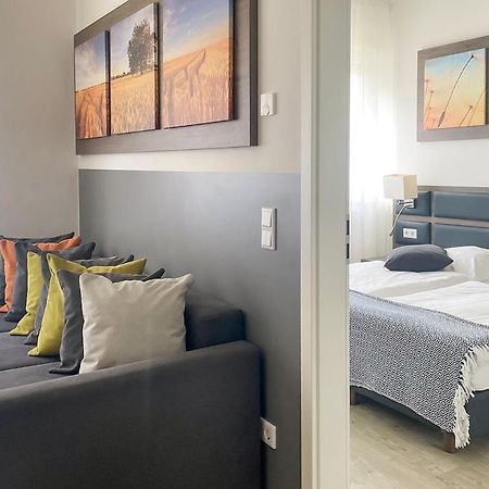 Prima Inn Ferienwohnungen Seetor Residenz 네우루핀 외부 사진