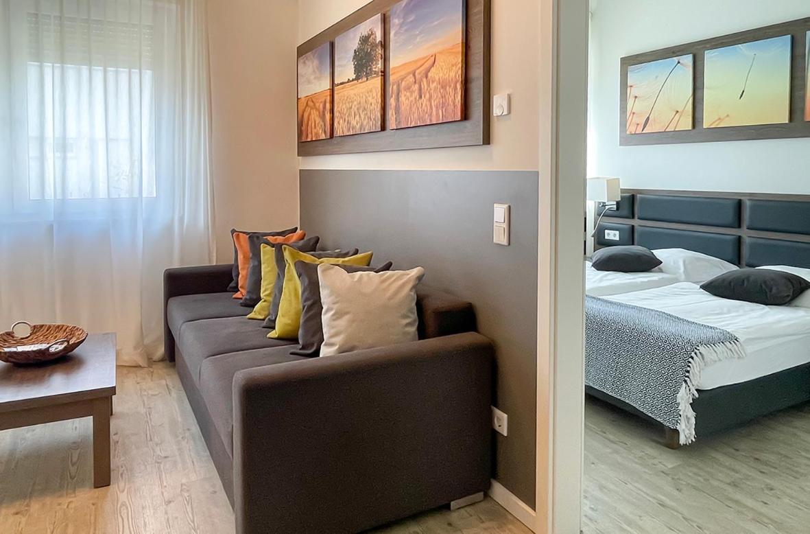 Prima Inn Ferienwohnungen Seetor Residenz 네우루핀 외부 사진