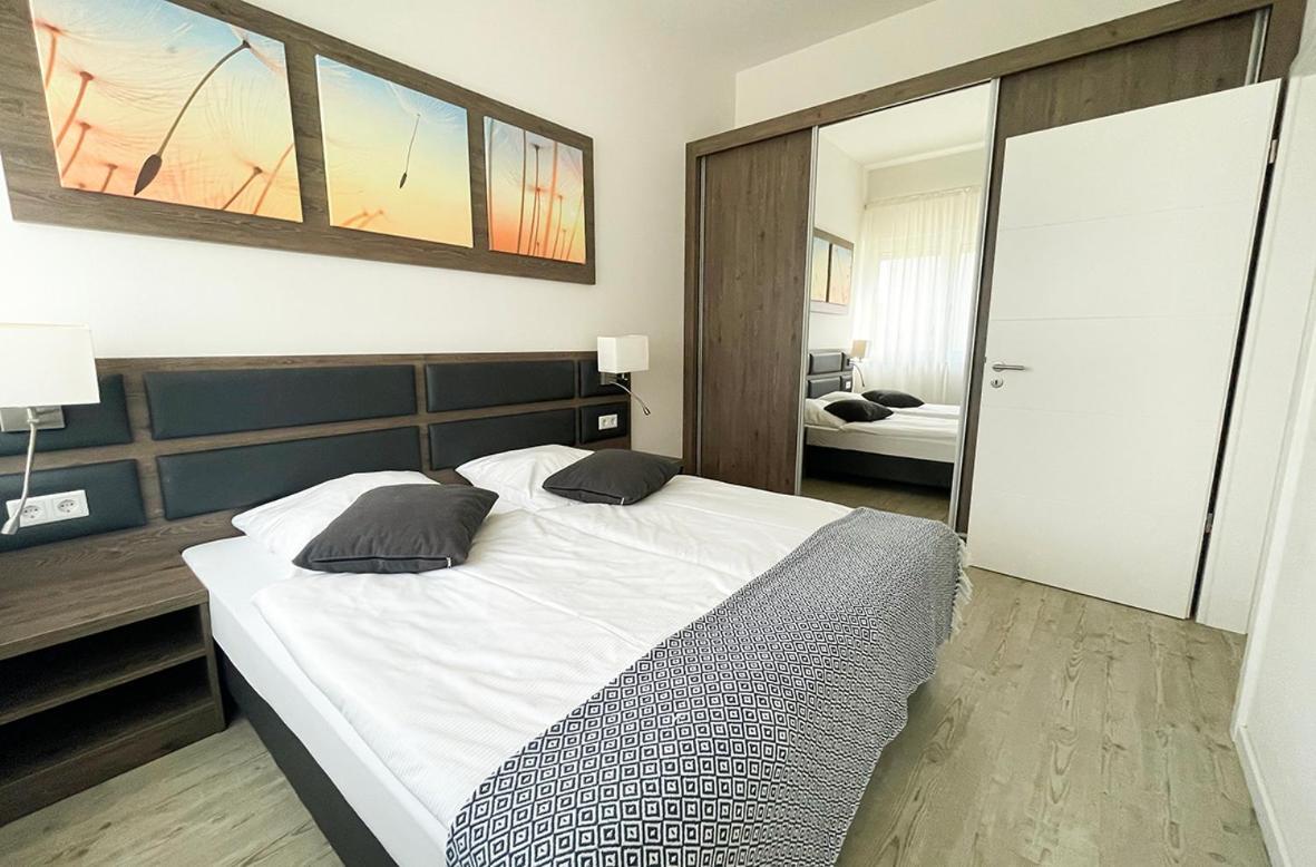 Prima Inn Ferienwohnungen Seetor Residenz 네우루핀 외부 사진