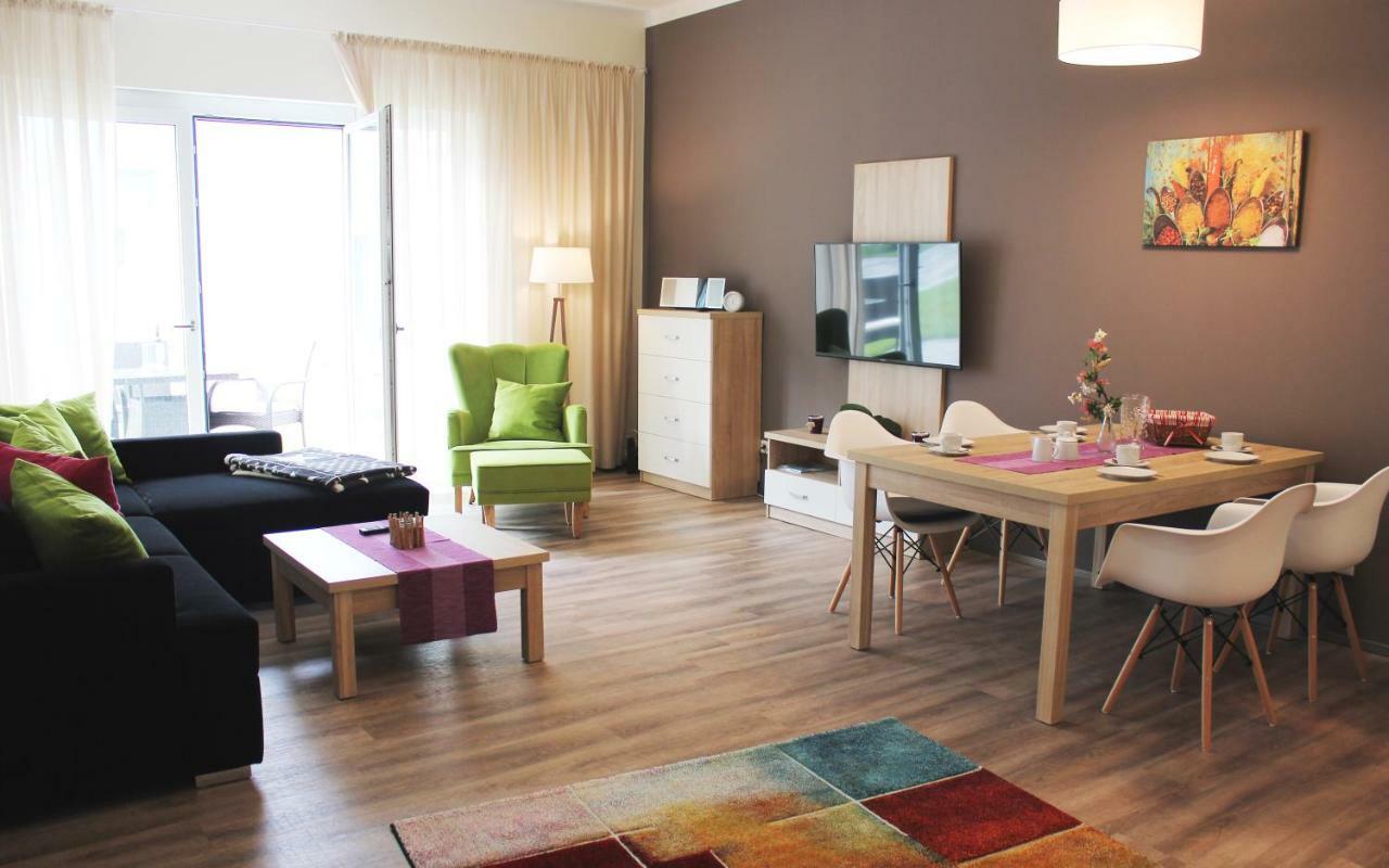 Prima Inn Ferienwohnungen Seetor Residenz 네우루핀 외부 사진
